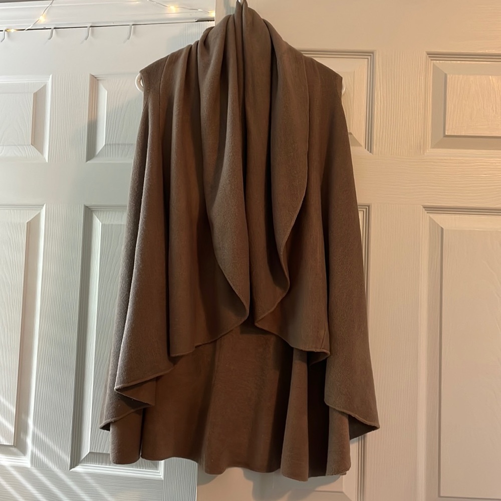 Long sleeveless cardigan